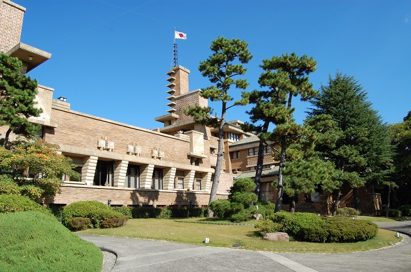 武庫川女子大学甲子園会館