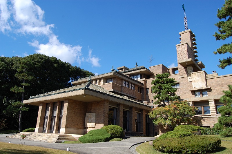 武庫川女子大学甲子園会館